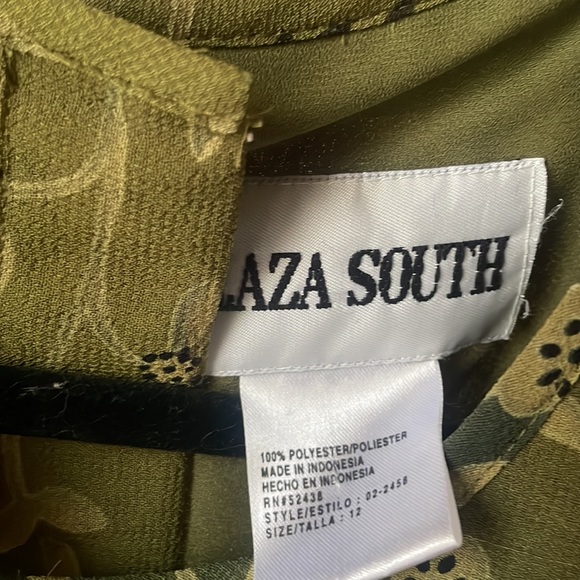 Vintage short sleeve button back green floral blouse by Plaza South-polyester - Picture 4 of 5